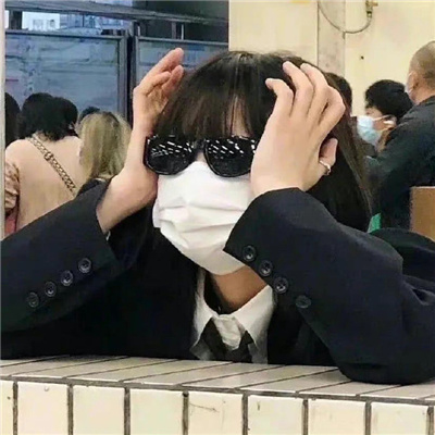 曲靖伴游女生冯萧玉的资料