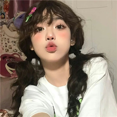 曲靖伴游女生卞寄蕾的资料